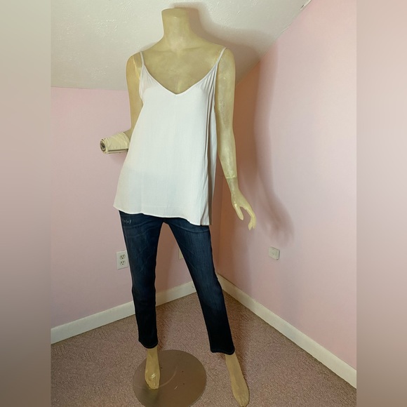 Entro Double V-Neck Tank - Picture 6 of 11